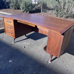 Monteverdi and Young MCM Executive Desk