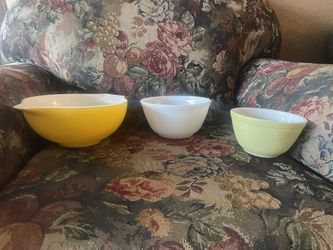 3 Vintage Pyrex Bowls 