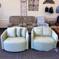 Brand New Drew Accent Chair for Livingroom, Sage Boucle, New
