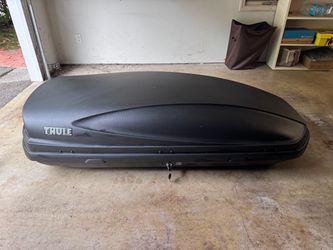Thule roof cargo box