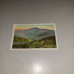 VINTAGE CAMELS HUMP, GREEN MOUNTAINS, VERMONT.  UNUSED POSTCARD 