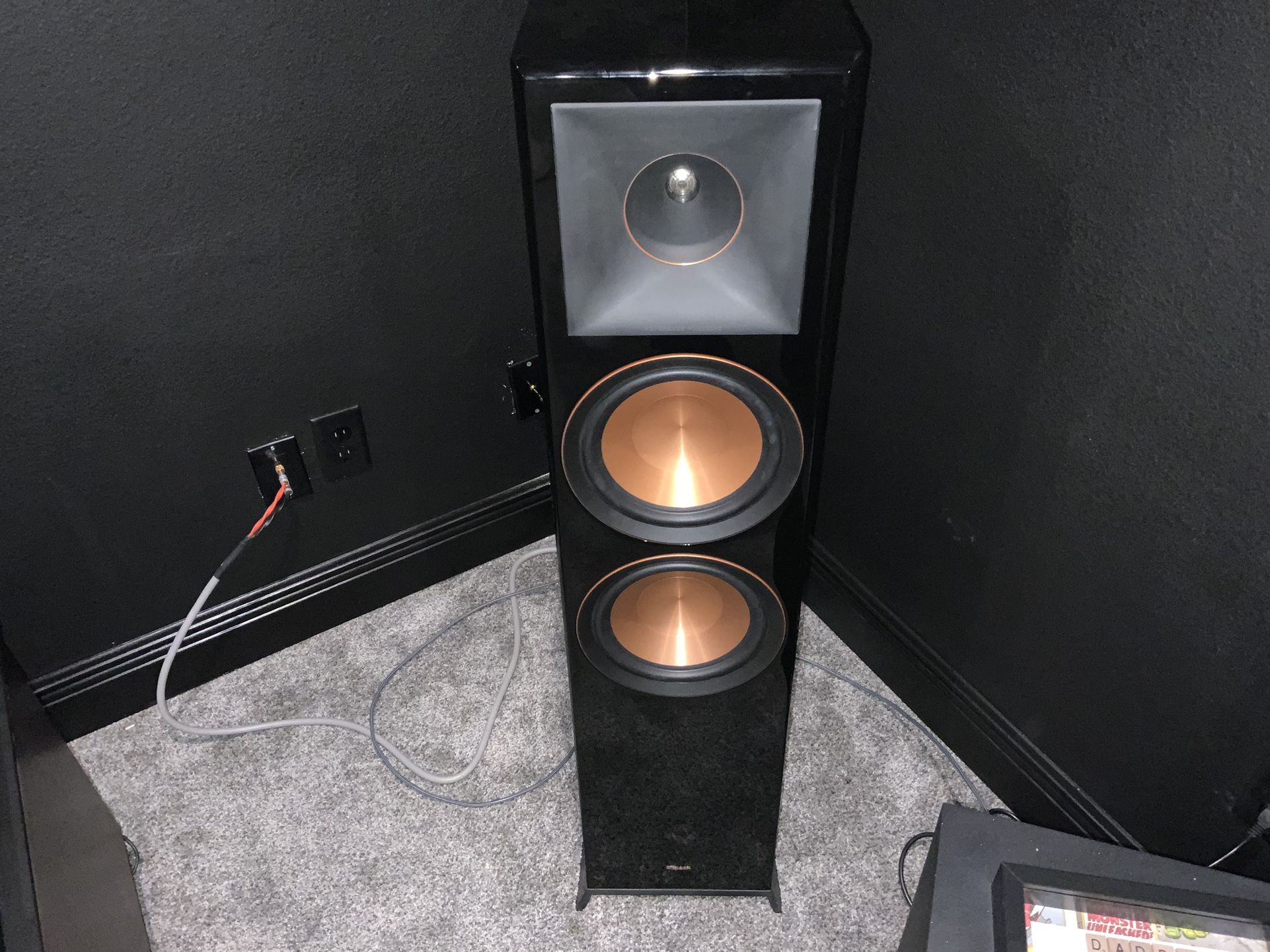 Used Klipsch Floor Standing And Center Speakers