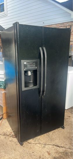 GE Black Side-by-Side Refrigerator with Ice Dispenser
