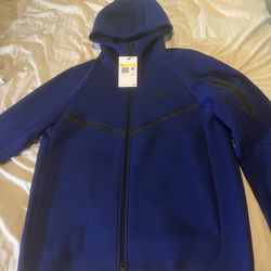 Men’s sz Small Nike Tech 100% Authentic