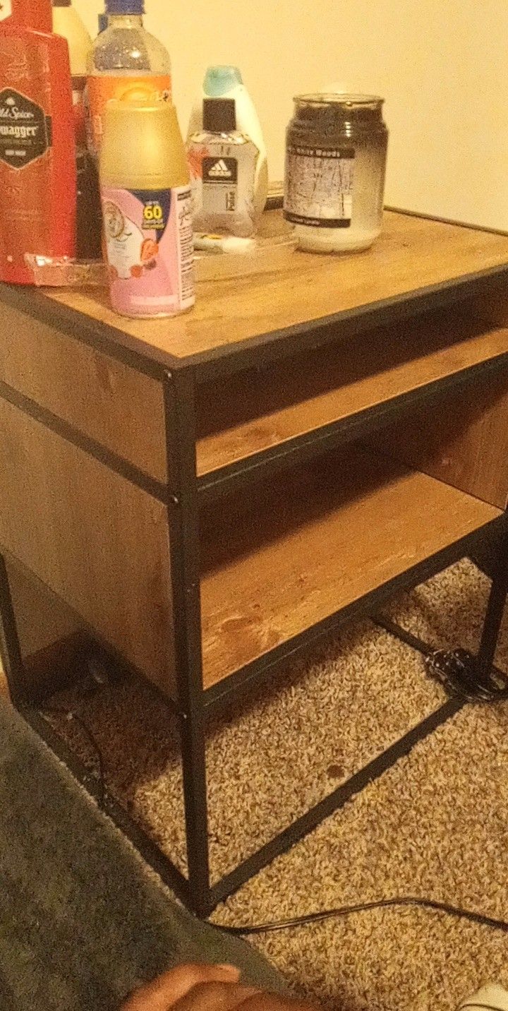 2 Pieces Night Stand for Sale in Dekalb, IL OfferUp