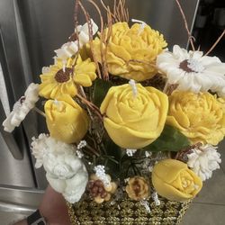 Valentine’s Candle Flowers Arrangement