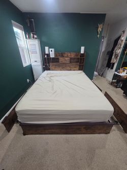 Queen Bed w/ Storage