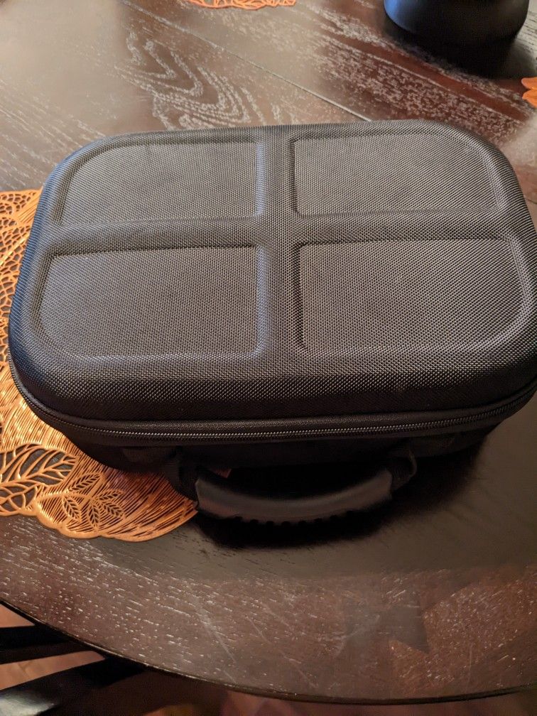 Oculus Quest 1st Gen Comes With Case