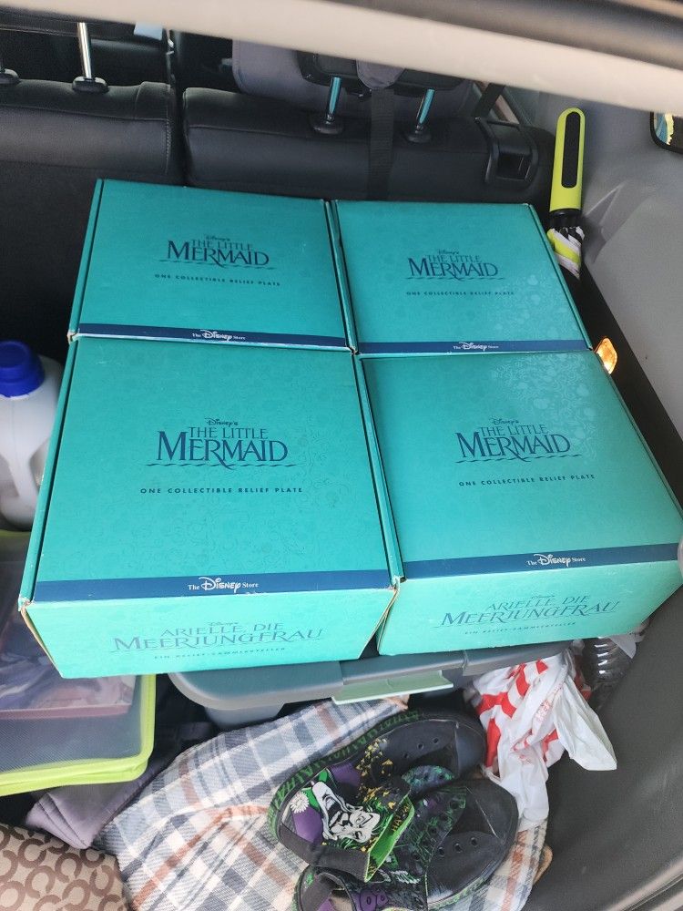 Disney Parks Little Mermaid 3D Plate Set Of 4
