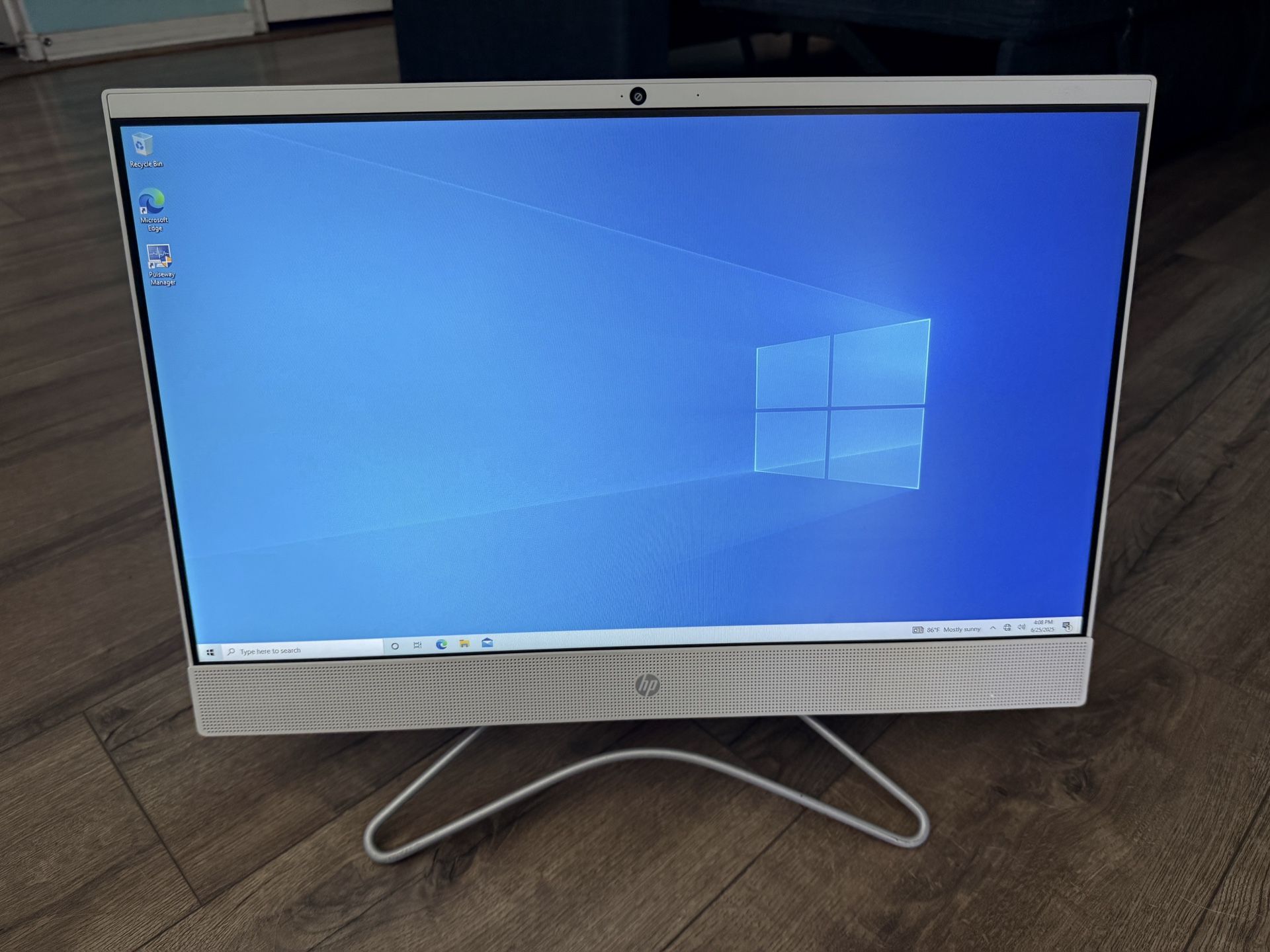 HP All-in-One (Touchscreen, Athlon Gold, SSD) – $160