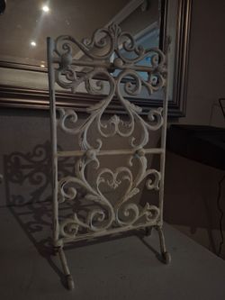 Vintage jewelry holder