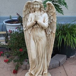 XLarge Praying Angela 