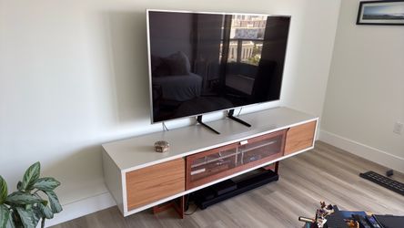 Brand new Modern & Stylish TV Stand