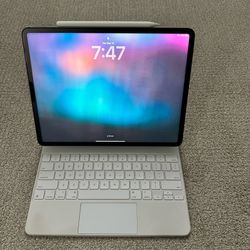 iPad Pro 12.9” (M1, 1TB, 16GB RAM, Cellular) + Magic Keyboard + Apple