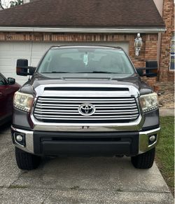 Toyota Tundra 2016 Full-Size Pickup Truck