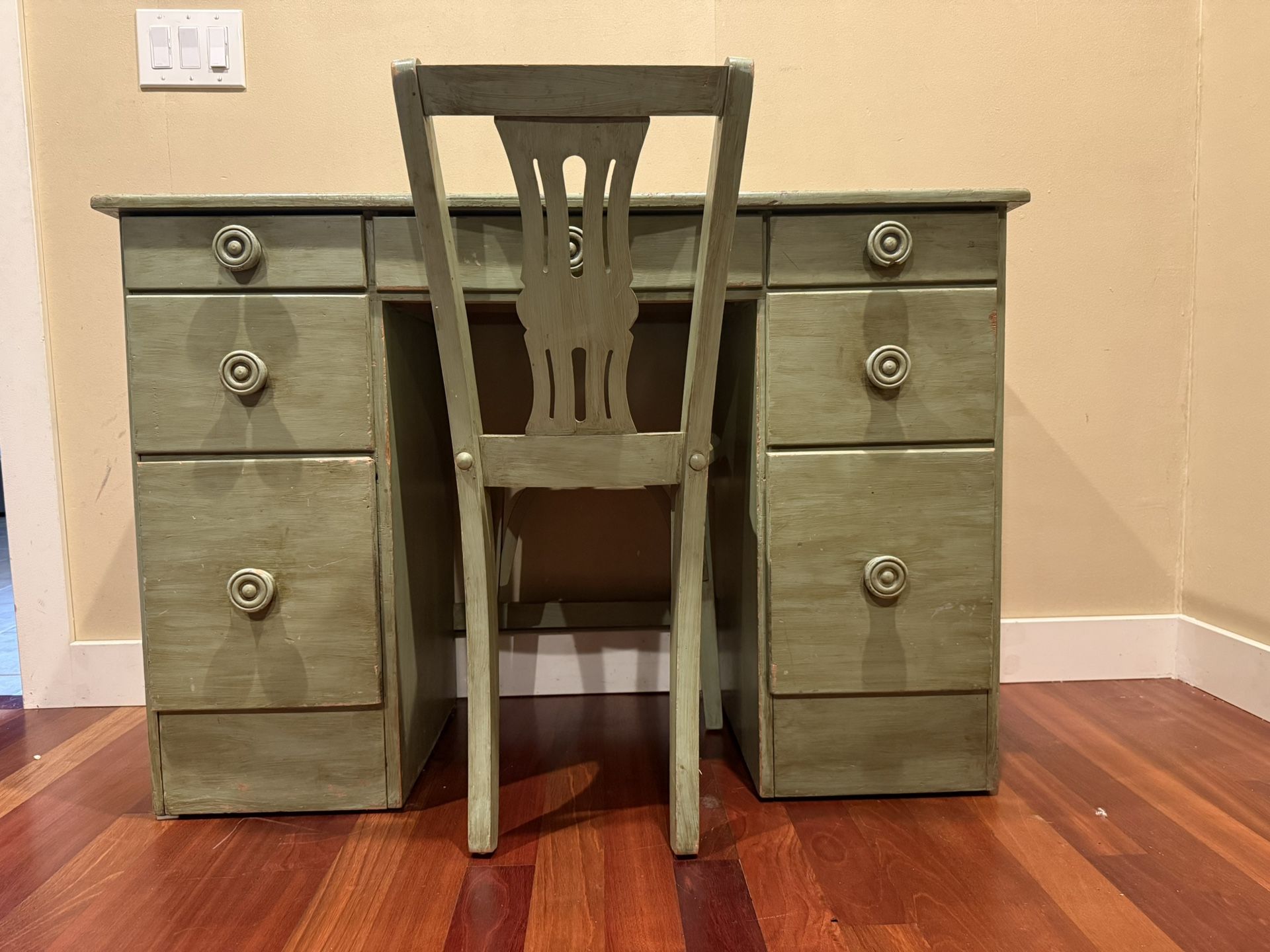FREE Kids Desk