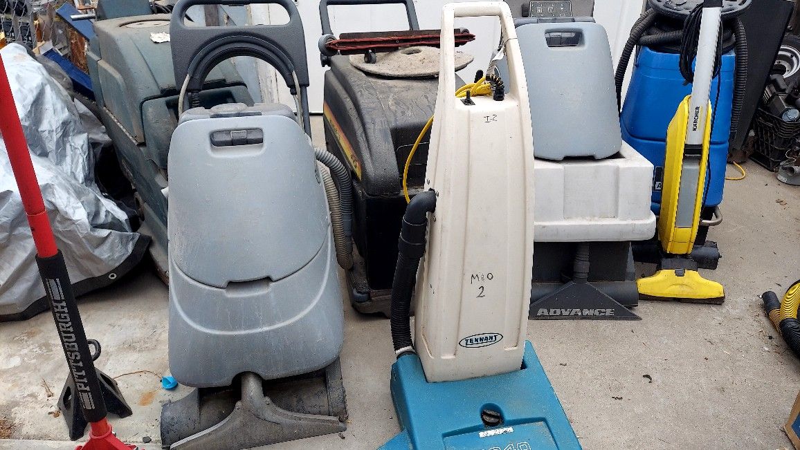 Floor Scrubbers And  Carpet Extractord
