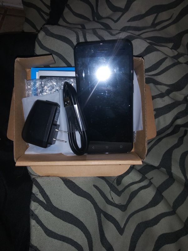 FREE PHONES ASSURANCE WIRELESS ( UMX ) for Sale in Bakersfield, CA