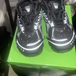 Black N Grey bottega veneta Size 40 / 8.5 Women / 7 Y