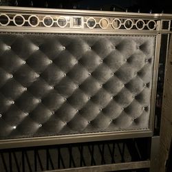 Deluxe bed frame queen size