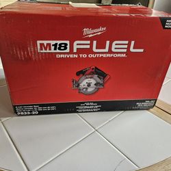 MILWAUKEE Circular Saw Kit: 6 1/2 in Blade Dia., Left, 2 1/4 in Max. Cutting  M18 FUEL