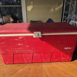Nice Used Red Vintage Igloo Ice Cooler. 