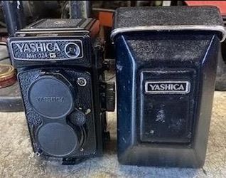 Yashica Mat-124 G TLR Vintage Camer