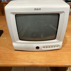 9” White RCA CRT Tv(read Description)