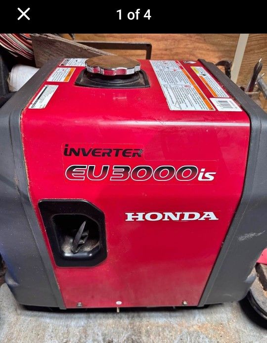 Honda Eu3000iS Portable Generator **Like New**