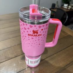 Brand New Stanley Pink With Red Hearts Valentines 40 Oz Cup 