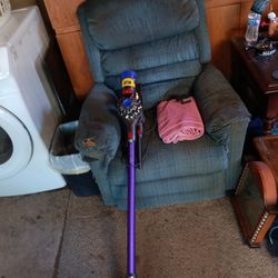 Brand New Dyson V8 Pet Smart Vacum