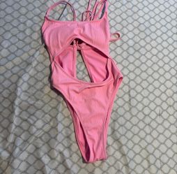 Pink Ribbed Cut-Out One-Piece Swimsuit size 2/xs