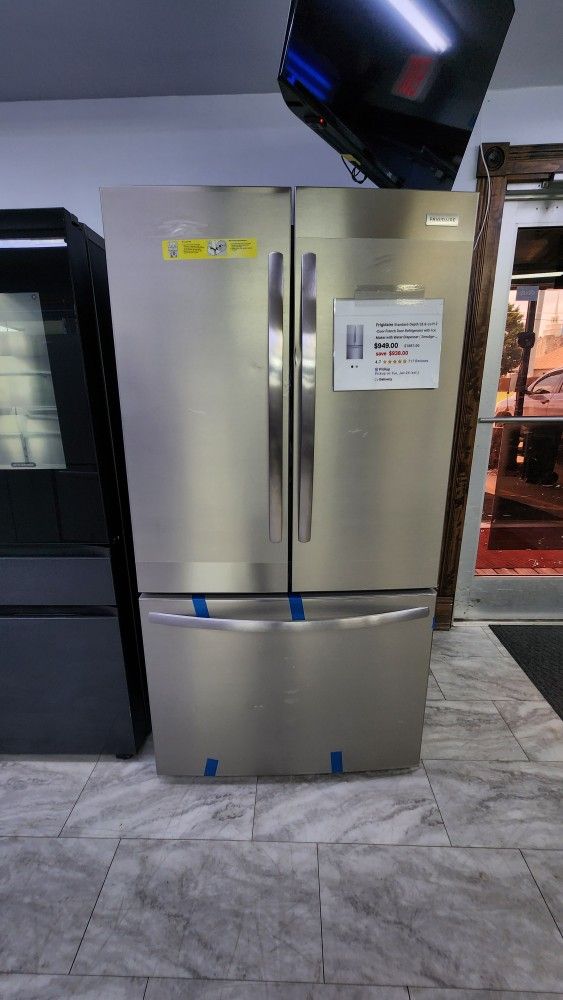 FRIGIDAIRE STANDARD DEPTH REFRIGERATOR WITH ICE MAKER 1 YEAR WARRANTY/1 AÑO DE GARANTIA POR ESCRITO