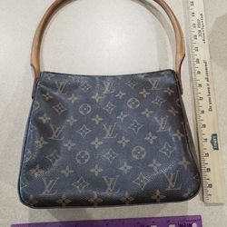 Louis Vuitton Looping Shoulder Bag 