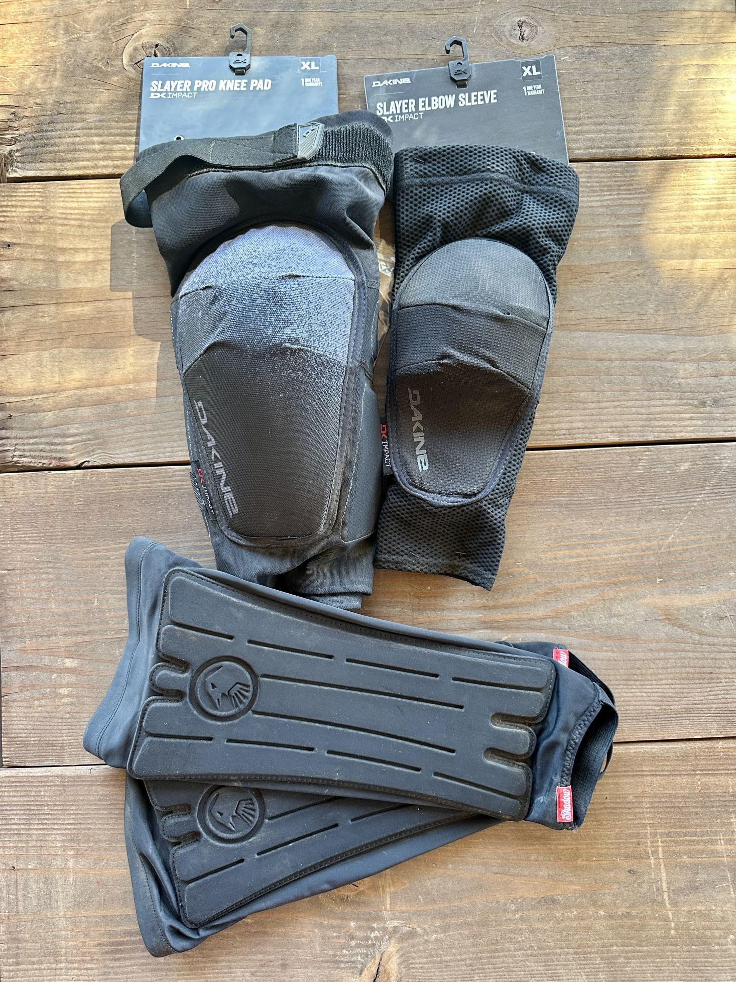 Dakine Bike Pads (Brand New) - Includes FREE Shin Pads