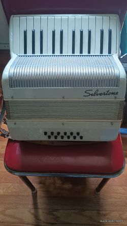 Vintage Silvertone 12-Bass Piano Accordion – Made in Italy – $300 OBO