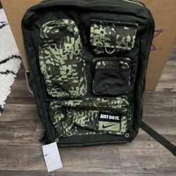 Nike Utility Elite (32L) Backpack Camo Sequoia/Alligator DQ5224-355 NWT