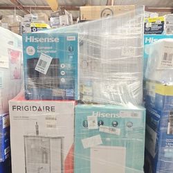 * Pallets Con dispensadores de agua, freezer y refrigeradores * Pallet With water dispenser and more