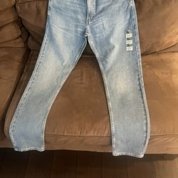 LEVI’S