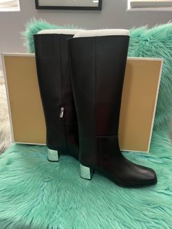 NIB  Michael Kors Classic knee-high boots in black leather, silver block heal W9