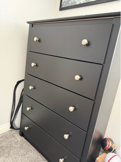 ✨ Modern Black 4-Drawer Dresser – Sleek & Spacious!