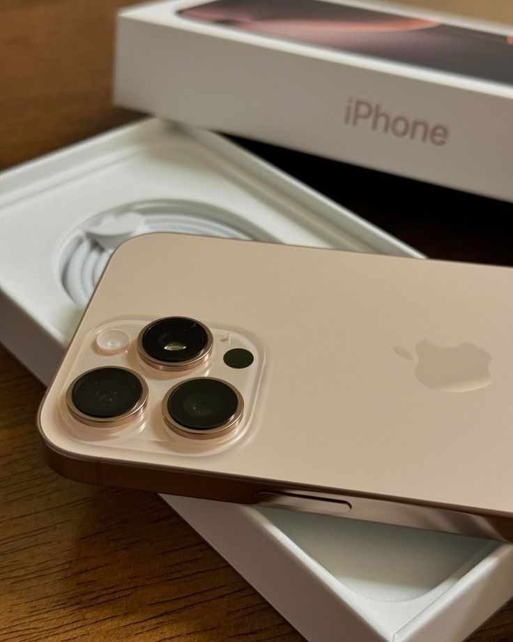 iPhone 16 pro max (UNLOCKED)
