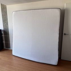 Casper Original Foam Mattress King Size Clean Comfortable White