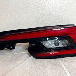 2024 - 2025 TOYOTA GRAND HIGHLANDER RH TAIL LIGHT OEM