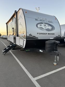 2025 Cherokee Grey Wolf Black Label 18RRBL