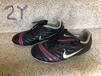 Nike Soccer Cleats 2Y