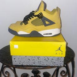Jordan 4 Yellow Lighting