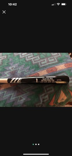 David Ortiz Retirement Bat