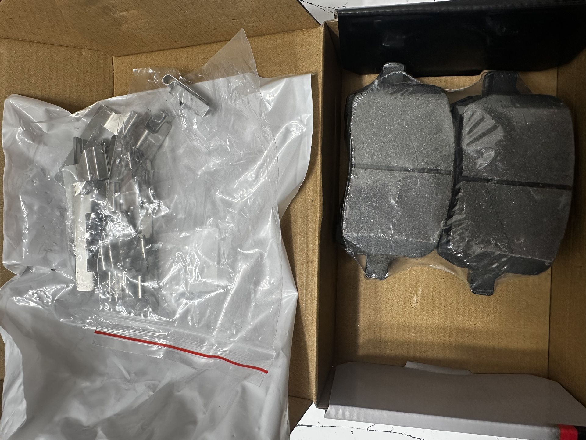 2007 Chevy hhr Brake Pad Set