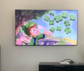 Samsung 75” QN75Q900TS 8K TV.